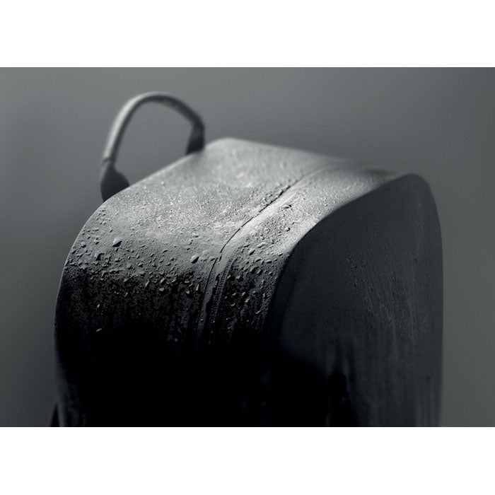 BRENNA — Noir — profil